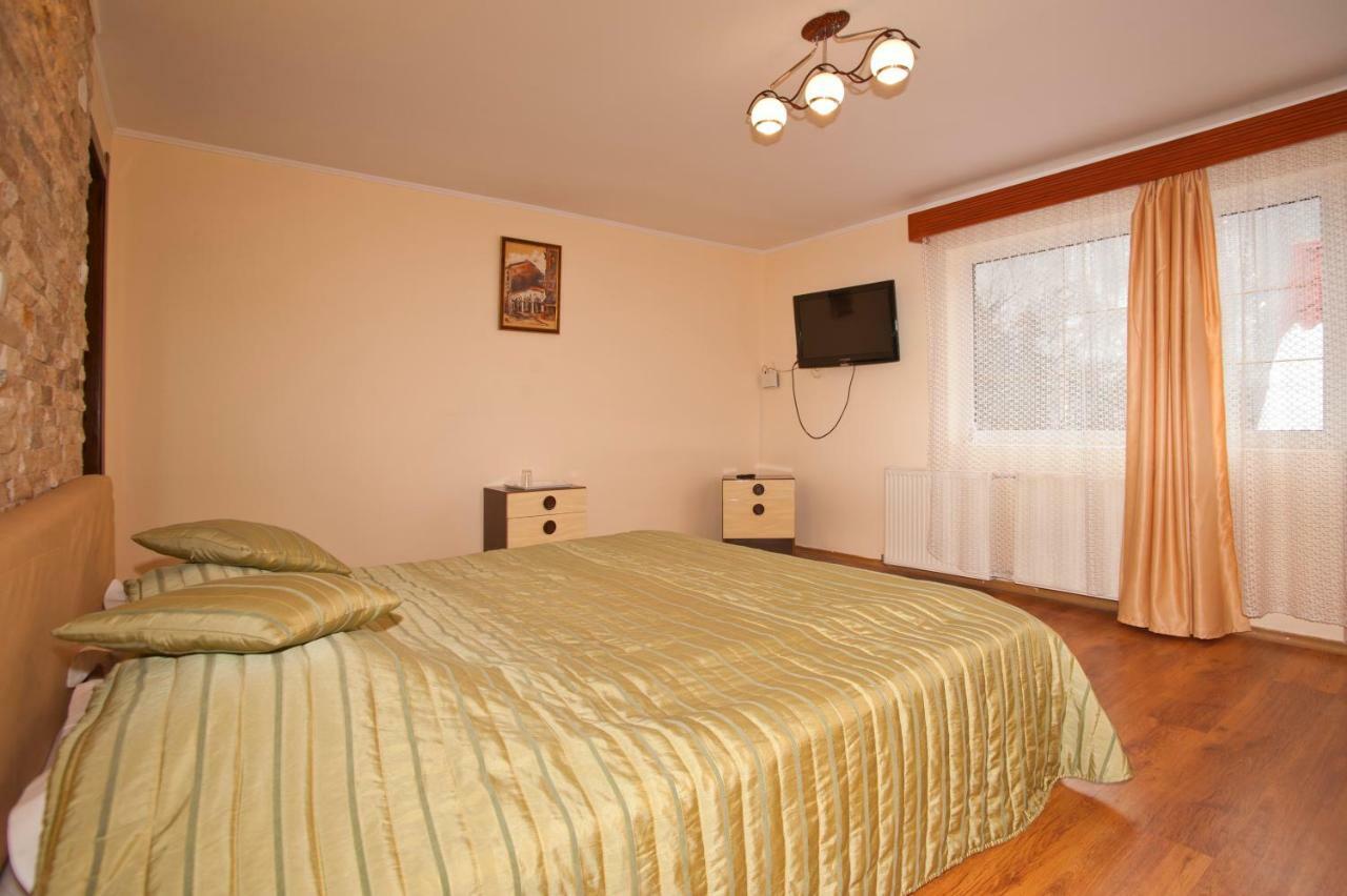 Casa Tudor Sinaia Buitenkant foto